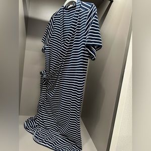 New never worn without tags, Maternity wrap robe in Navy and White stripes